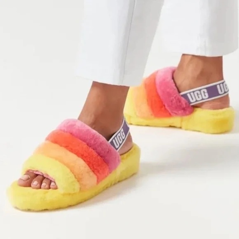 LIKE NEW UGG AUS PRIDE RAINBOW FLUFF YEAH SLIDE SLIPPER Cozy Sheepskin Fur